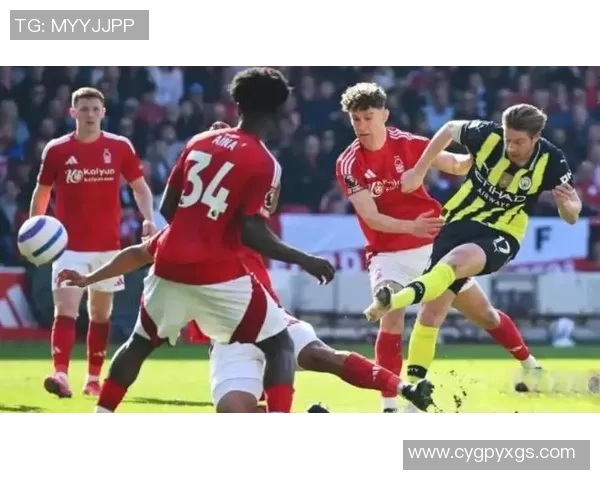 英超焦点战巴黎圣日耳曼与曼联互交白卷乌龙球引发争议判罚全场沸腾