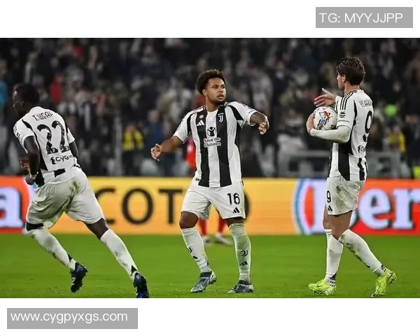 友谊赛尤文图斯与国米战平争议判罚引发全场热议