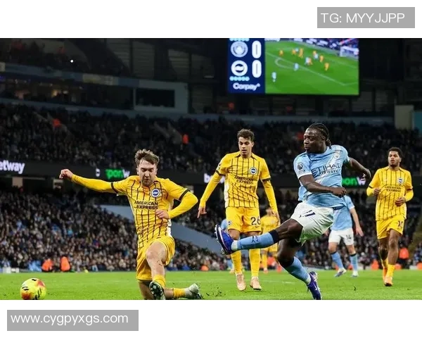 英超焦点战曼城与曼联战成平局争议判罚引发全场热议 英超焦点战曼城与曼联战成平局争议判罚引发全场热议