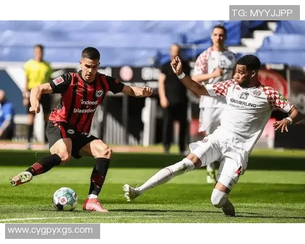 意甲焦点战波尔图大胜莱比锡补时进球引发争议判罚全场沸腾